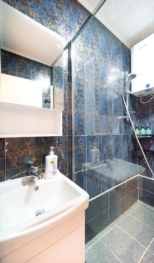 Shared Room At Lockhart Road 414 Хонконг Екстериор снимка